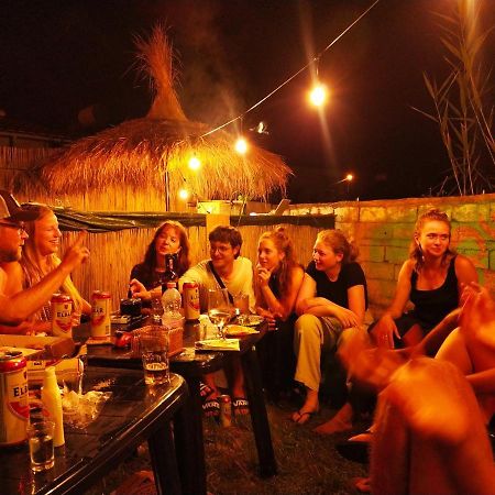 Pinegroove Hostel Vlora Exteriör bild