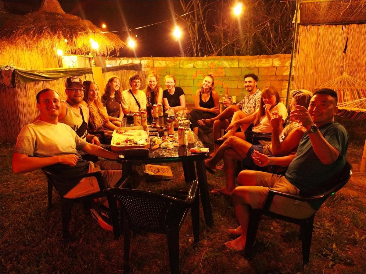 Pinegroove Hostel Vlora Exteriör bild