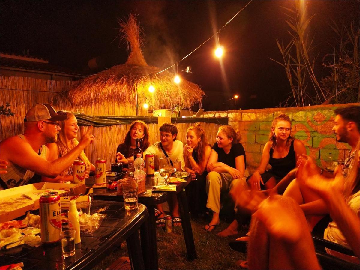 Pinegroove Hostel Vlora Exteriör bild