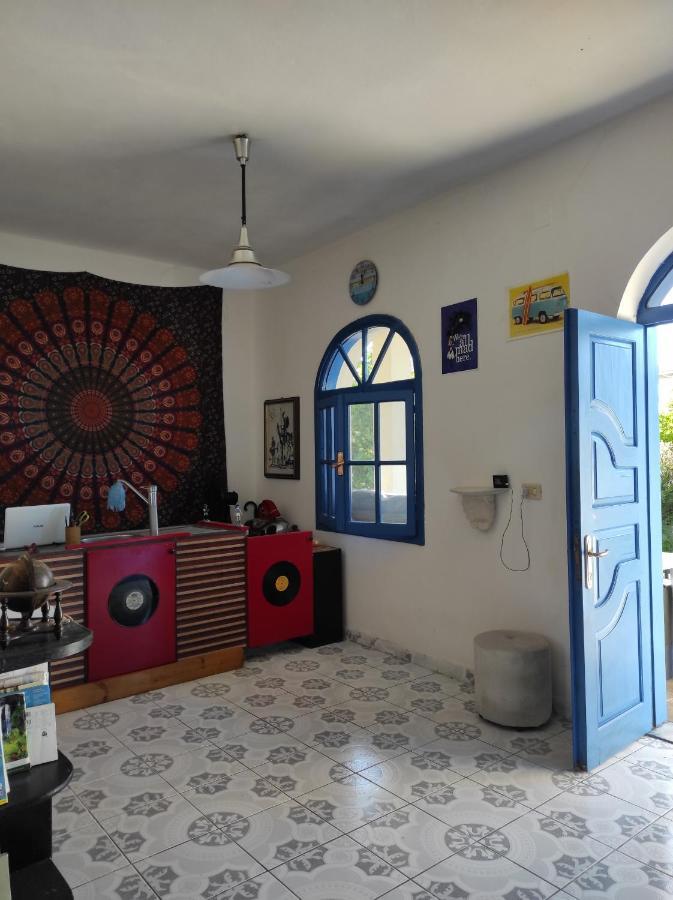 Pinegroove Hostel Vlora Exteriör bild