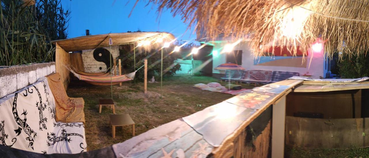 Pinegroove Hostel Vlora Exteriör bild