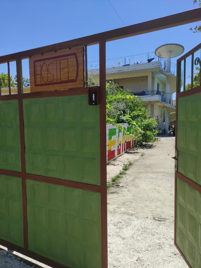 Pinegroove Hostel Vlora Exteriör bild